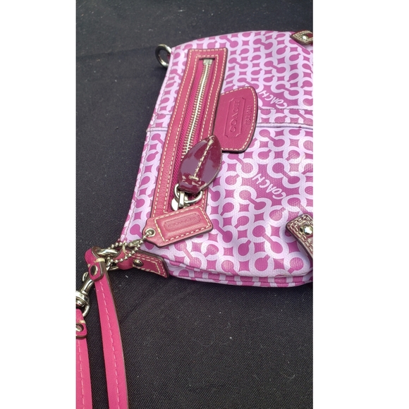 Coach - Picture 2 of 4